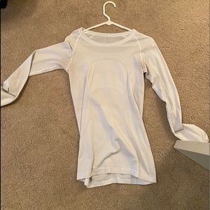 White long sleeve lulu lemon top